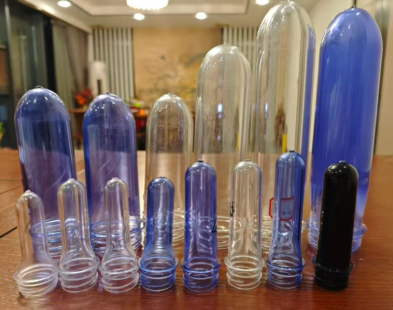 小瓶胚從11.9克到28克，大瓶胚從100克到350克，產(chǎn)品更加豐富